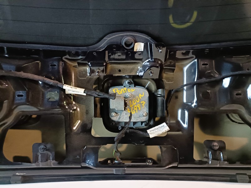 Recambio de porton trasero para seat leon (1p1) bkd referencia OEM IAM   