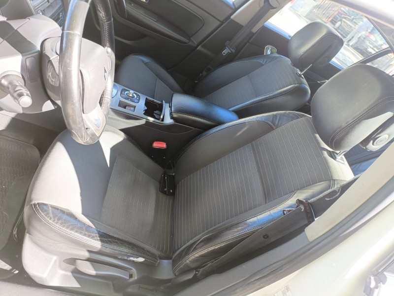 renault latitude del año 2012