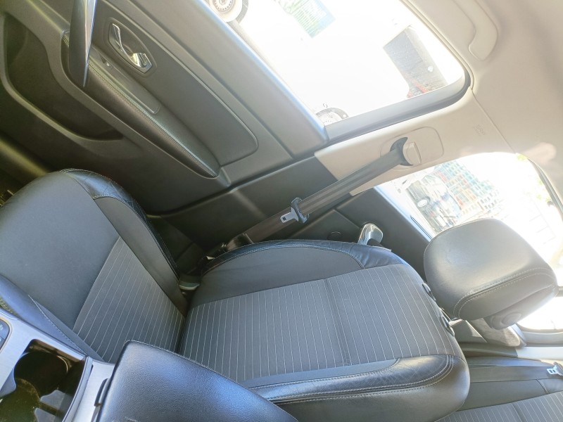 renault latitude del año 2012