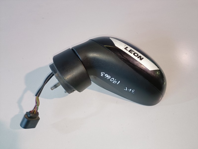 Recambio de retrovisor izquierdo para seat leon (1p1) bkd referencia OEM IAM   