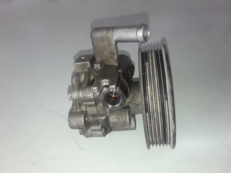 Recambio de bomba direccion para kia sportage (km) d4ea referencia OEM IAM 571002E200  