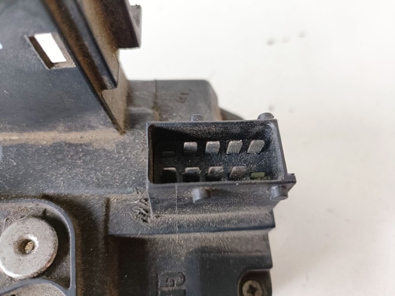 Recambio de cerradura puerta delantera izquierda para nissan primastar (x83) f9q760 referencia OEM IAM 8200282303  