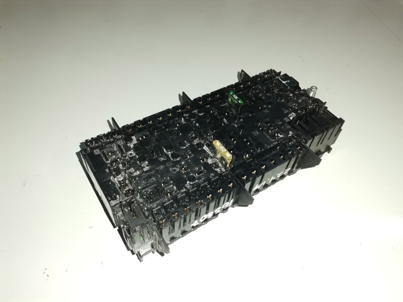 Recambio de caja reles / fusibles para mercedes-benz vito tourer (447) 651 referencia OEM IAM A2469067100  