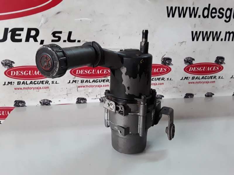 Recambio de bomba direccion para citroen c4 berlina 9hx referencia OEM IAM   