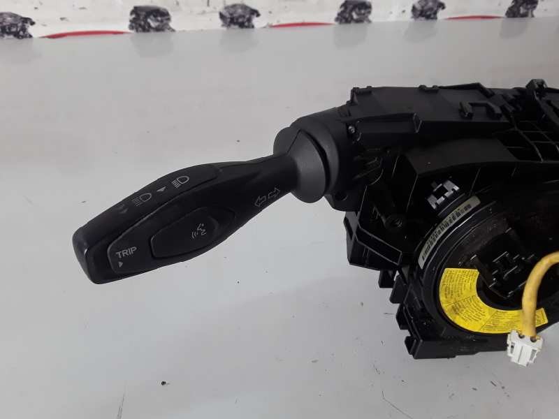Recambio de mando luces para ford fiesta (cb1) hhjc referencia OEM IAM 8A6T13335CB/8A6T17A553AC  