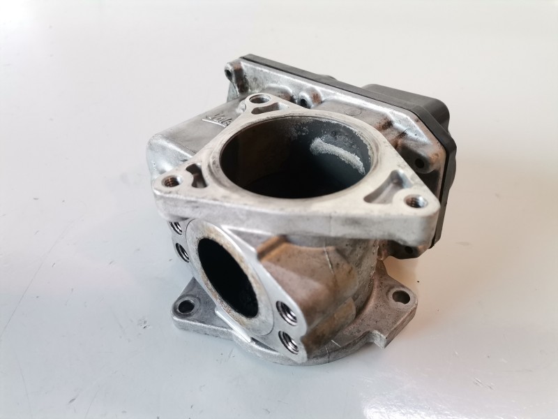 Recambio de valvula egr para volkswagen passat berlina (3c2) bkp referencia OEM IAM 03G131501  