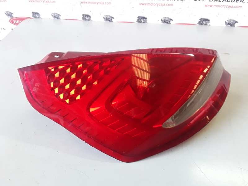 Recambio de piloto trasero izquierdo para ford fiesta (cb1) hhjc referencia OEM IAM 8A6113405AD  