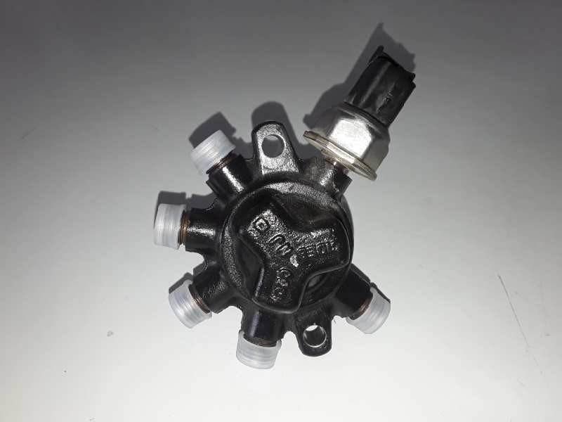 Recambio de rampa inyectora para ford focus berlina (cb4) kkda referencia OEM IAM 4M5Q9D280DB  