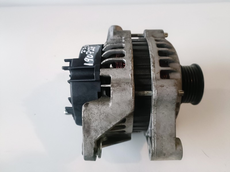 Recambio de alternador para opel corsa c z14xe referencia OEM IAM 6204151  