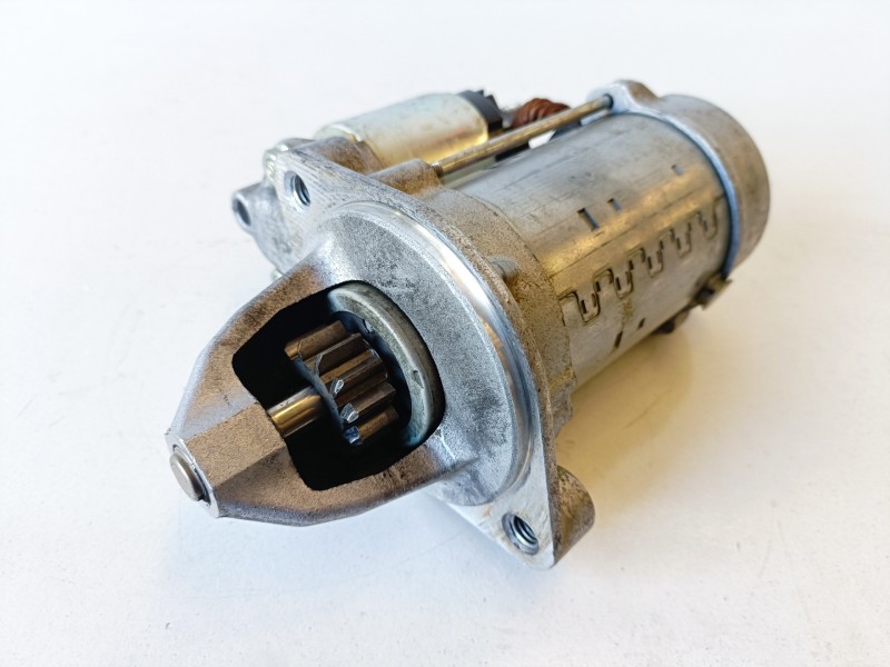 Recambio de motor arranque para mercedes-benz clase c (bm 204) berlina 646811 referencia OEM IAM A0061514601  