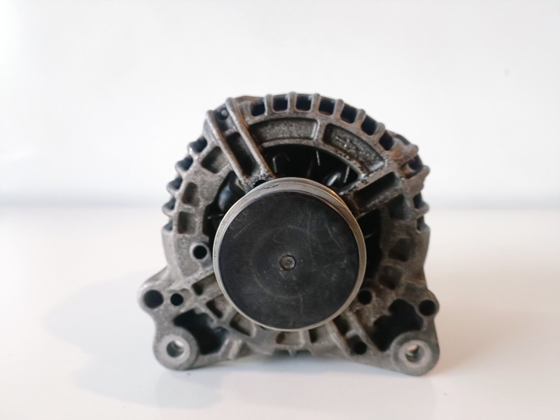 Recambio de alternador para volkswagen caddy (2k)(02.2004) bjb referencia OEM IAM 06F903023F  