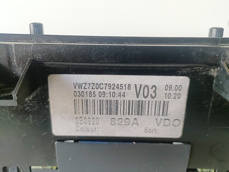 Recambio de cuadro instrumentos para volkswagen passat berlina (3b3) avf referencia OEM IAM 3B0920829A  
