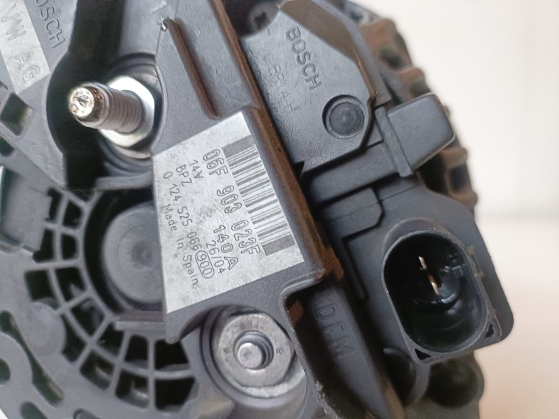 Recambio de alternador para volkswagen caddy (2k)(02.2004) bjb referencia OEM IAM 06F903023F  