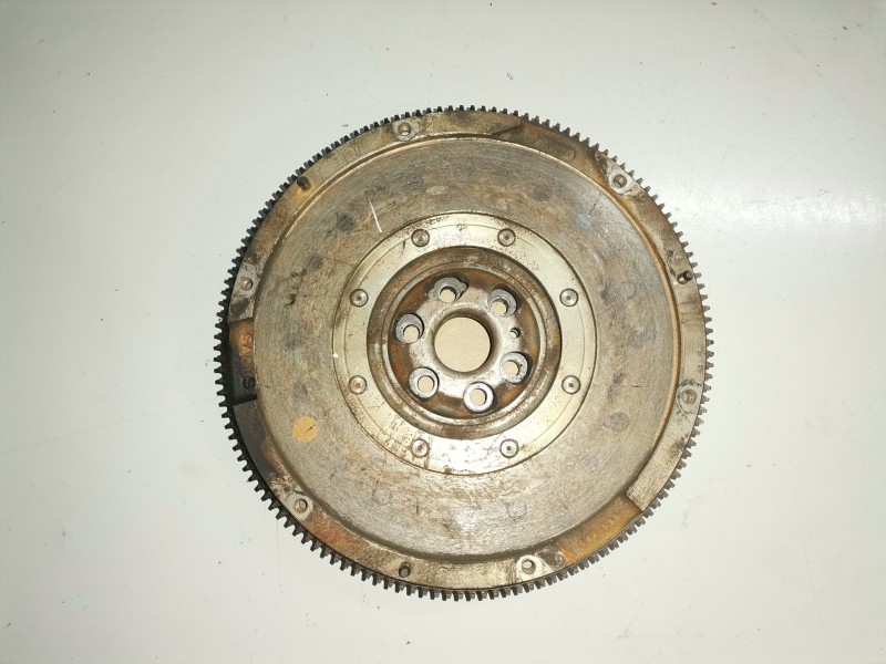 Recambio de volante motor para audi a4 avant (8e) avf referencia OEM IAM 038105266AG  
