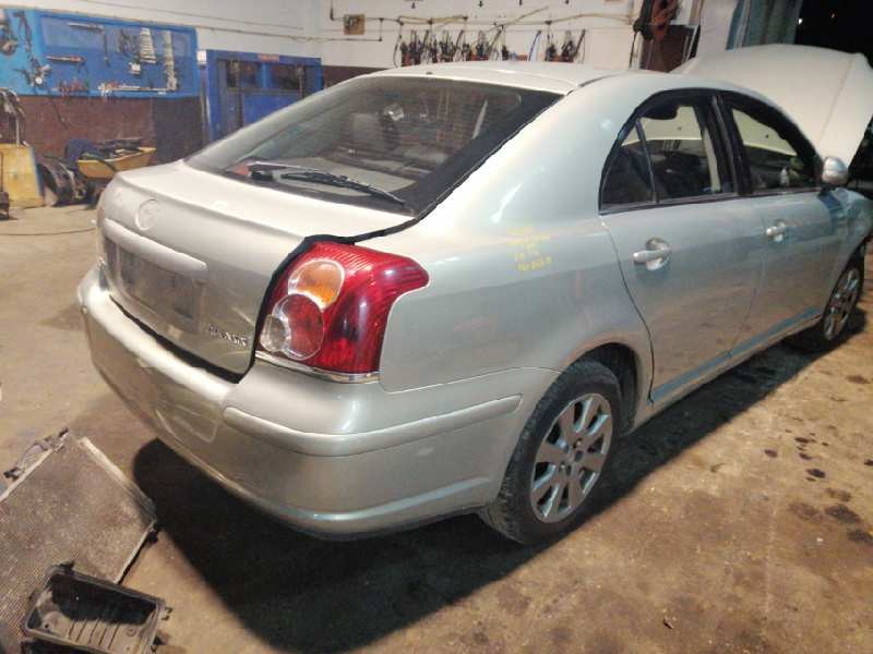 toyota avensis berlina (t25) del año 2008