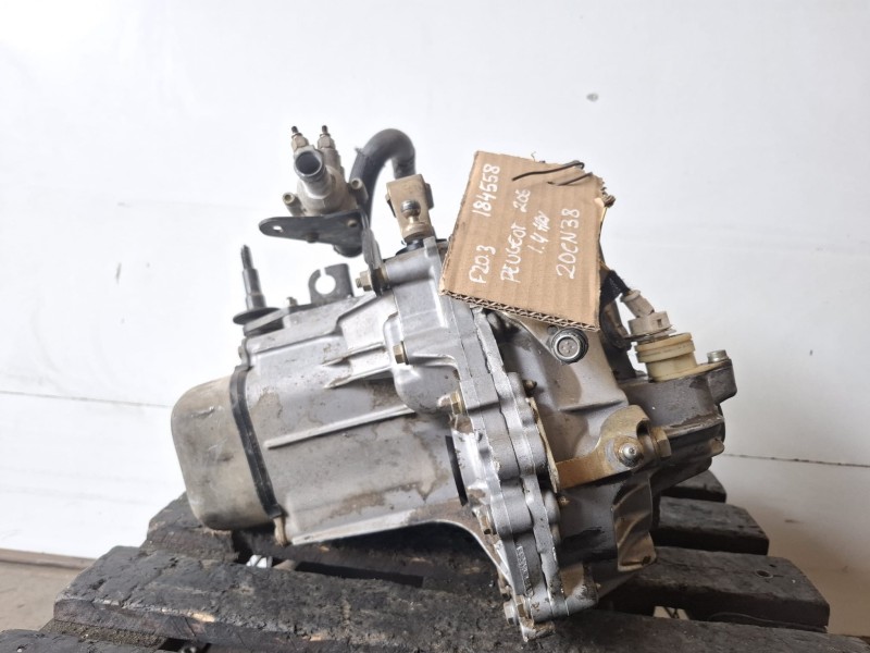 Recambio de caja cambios para peugeot 206 8hx referencia OEM IAM 20CN38  