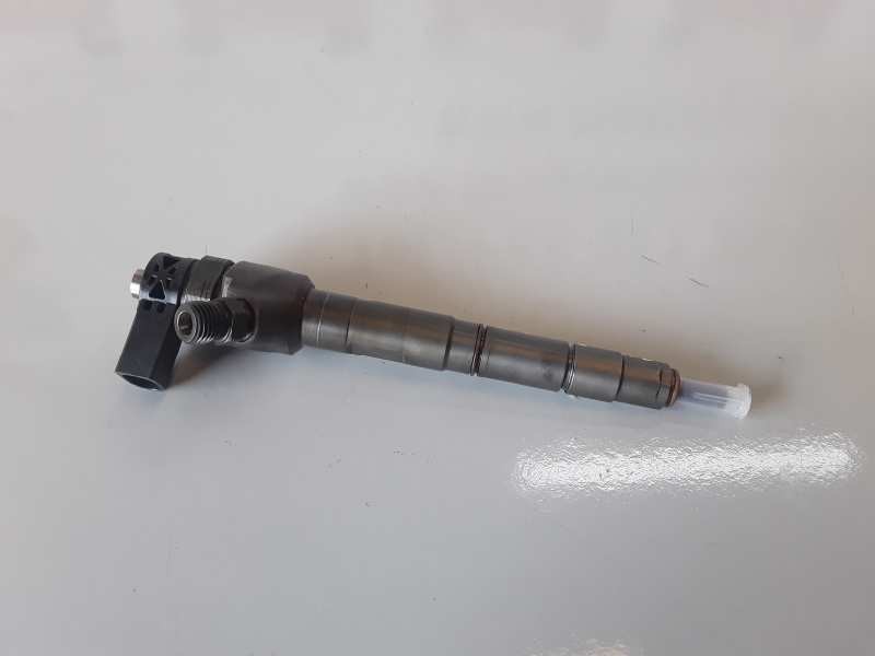 Recambio de inyector para volkswagen golf vii (5g1/be1) clh referencia OEM IAM 0445110477/04L130271G  