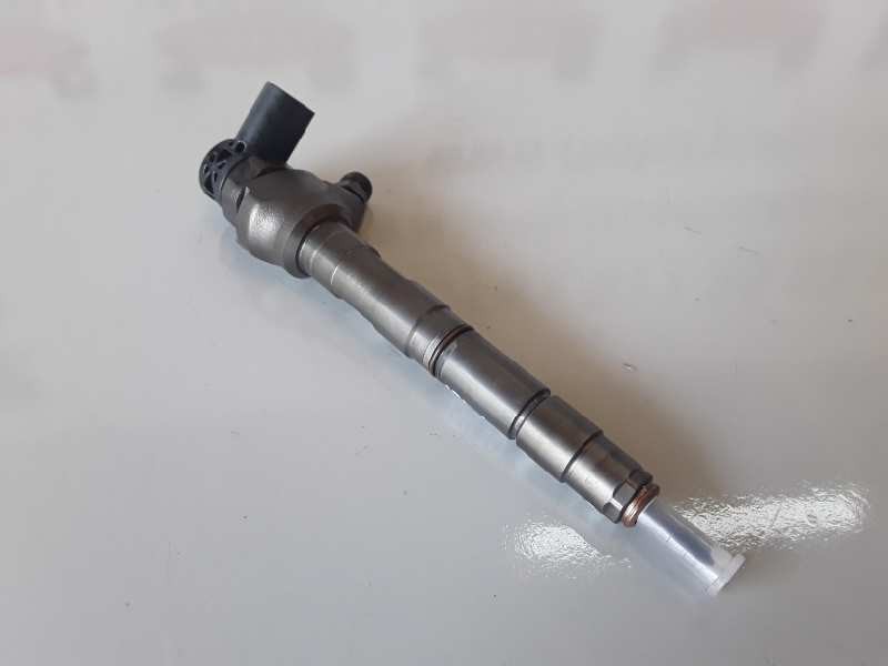 Recambio de inyector para volkswagen golf vii (5g1/be1) clh referencia OEM IAM 0445110477/04L130271G  