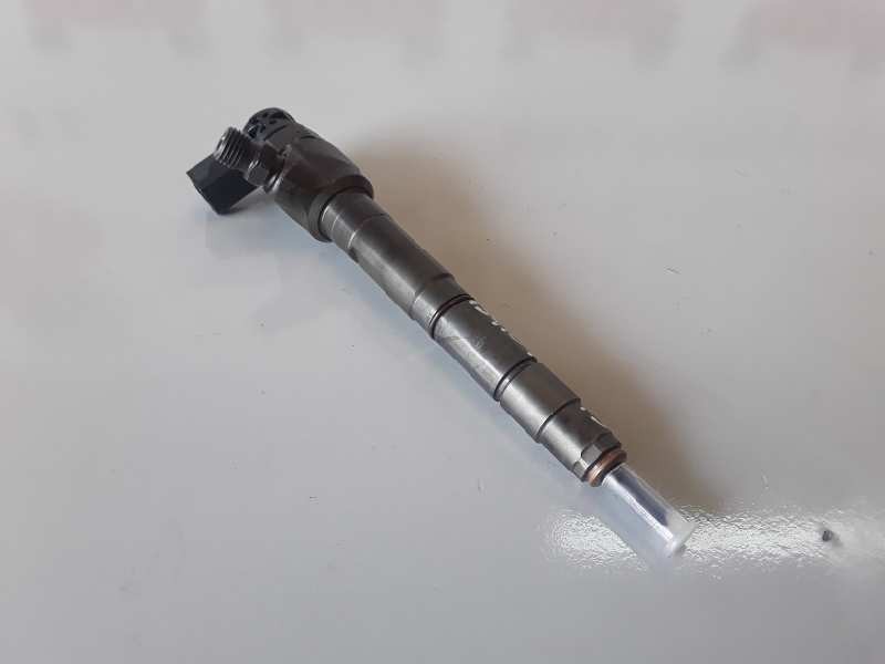 Recambio de inyector para volkswagen golf vii (5g1/be1) clh referencia OEM IAM 0445110477/04L130271G  
