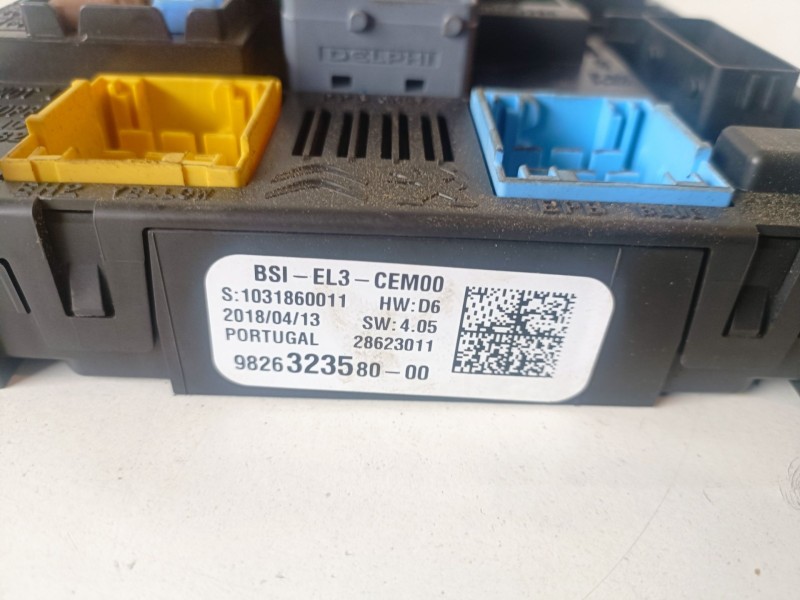 Recambio de caja reles / fusibles para opel combo life e yh01 referencia OEM IAM 982632358000  