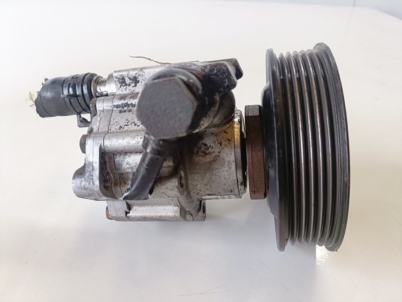 Recambio de bomba direccion para volkswagen polo iii (6n1) aee referencia OEM IAM 7691955220/032145157A  