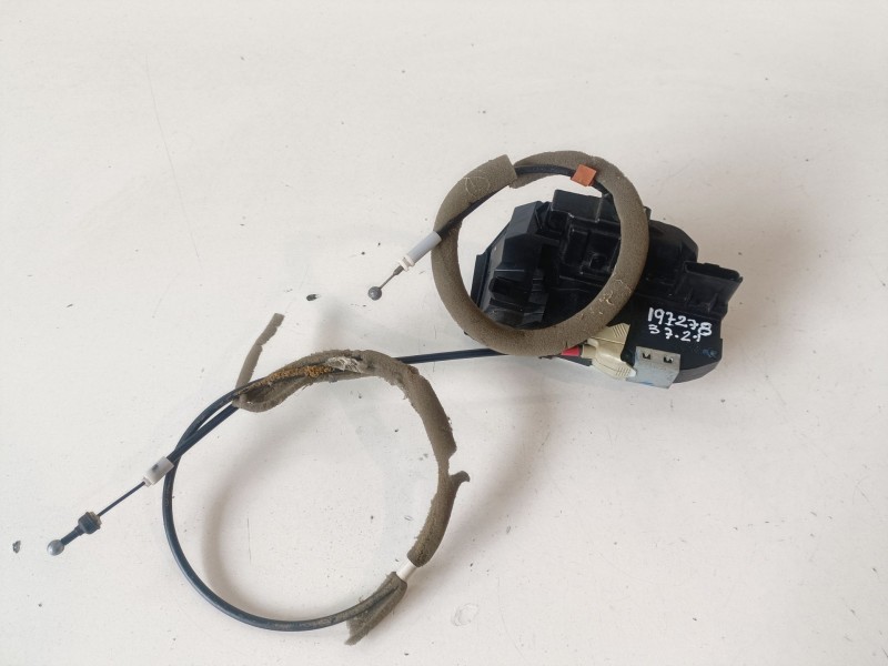 Recambio de bombin puerta delantera derecha para renault kadjar k9k646 referencia OEM IAM   