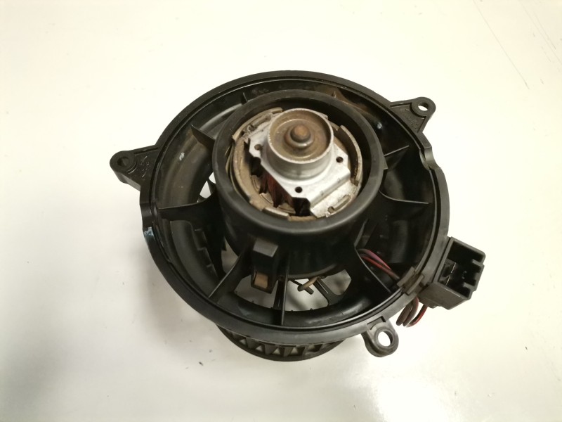 Recambio de ventilador calefaccion para ford fiesta (cbk) hhja referencia OEM IAM 2S6H18456AD  