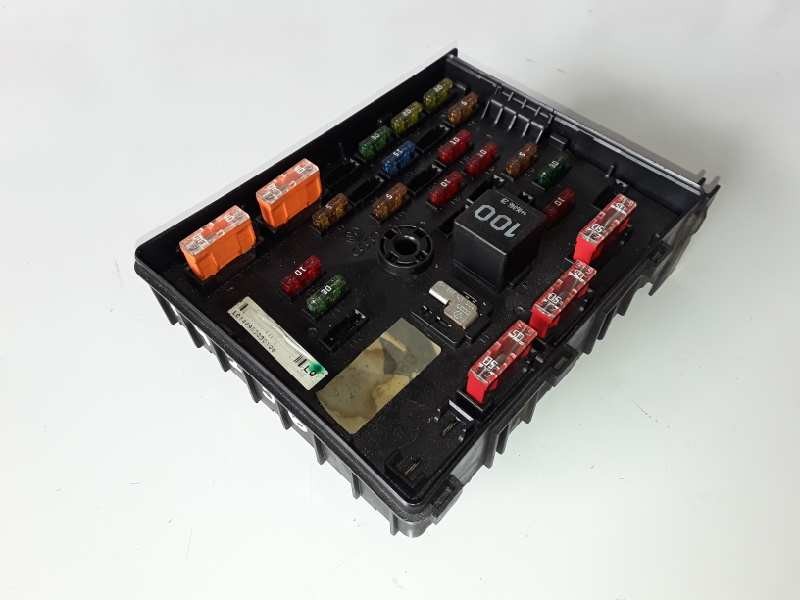 Recambio de caja reles / fusibles para volkswagen passat berlina (3c2) bkp referencia OEM IAM   