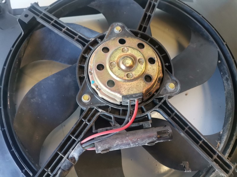 Recambio de electroventilador para volvo v40 familiar b4164s2 referencia OEM IAM   