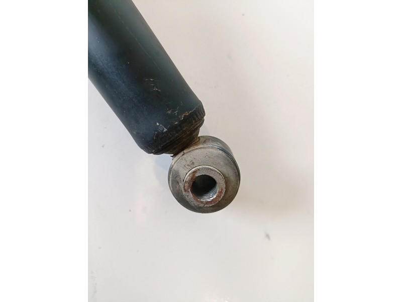 Recambio de amortiguador trasero derecho para chrysler pt cruiser ejd referencia OEM IAM 55553E/04656612AE  
