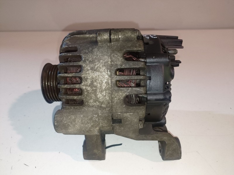 Recambio de alternador para land rover freelander (ln) 204d3 referencia OEM IAM YLE500170  