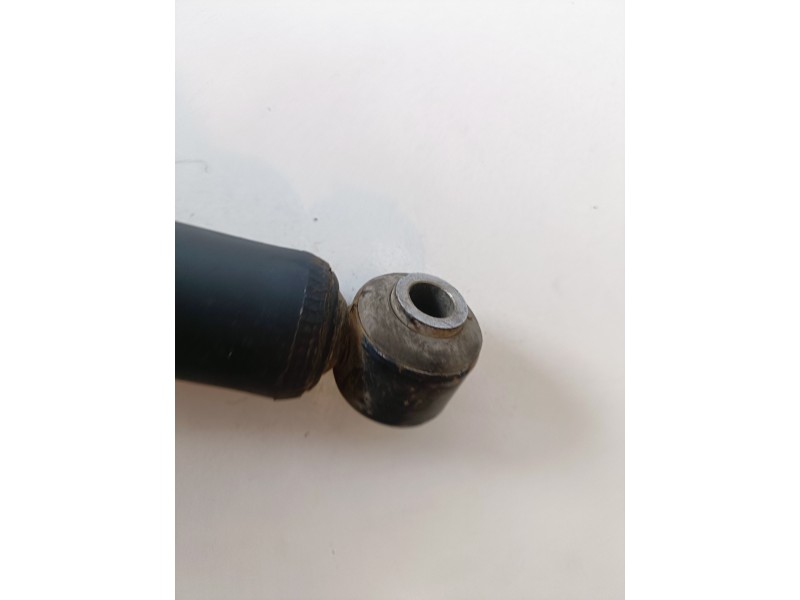 Recambio de amortiguador trasero derecho para chrysler pt cruiser ejd referencia OEM IAM 55553E/04656612AE  