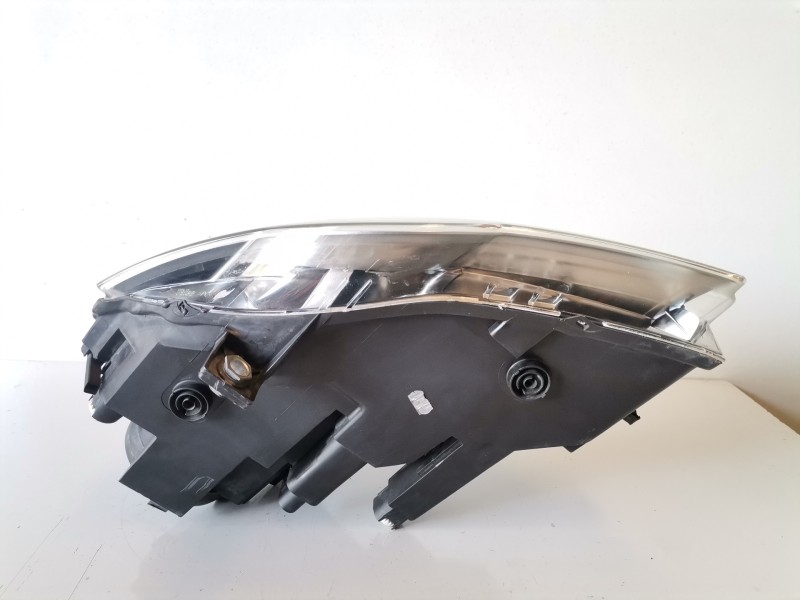 Recambio de faro derecho para volkswagen passat berlina (3c2) bkp referencia OEM IAM 3C0941006M  