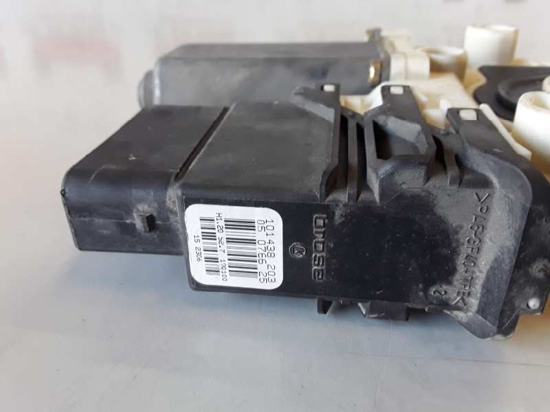 Recambio de motor elevalunas trasero derecho para seat leon (1m1) akl referencia OEM IAM 101438203  