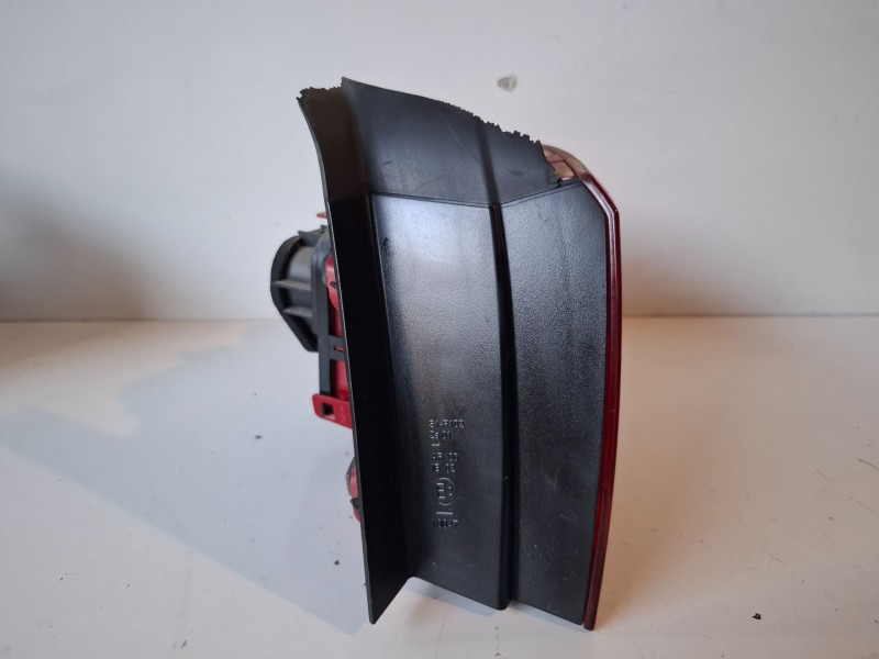 Recambio de piloto trasero derecho para volkswagen passat berlina (362) cff referencia OEM IAM 3AE945096F  