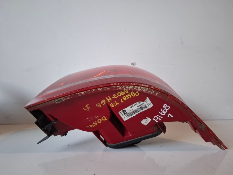 Recambio de piloto trasero derecho para volkswagen passat berlina (362) cff referencia OEM IAM 3AE945096F  