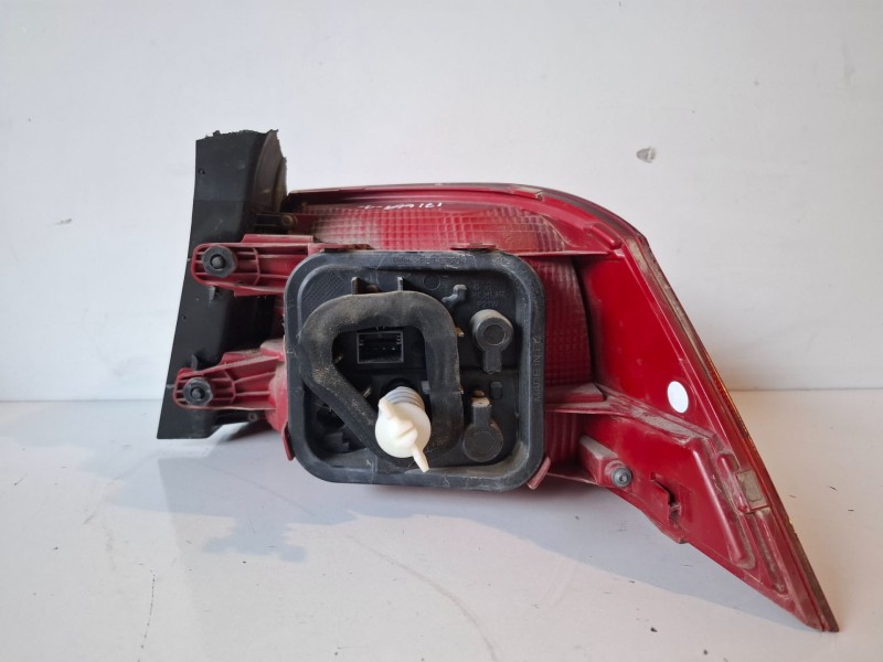 Recambio de piloto trasero izquierdo para volkswagen passat berlina (362) cff referencia OEM IAM 3AE945095C  