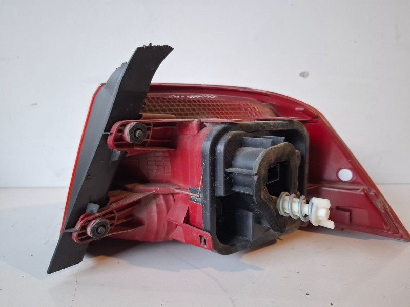 Recambio de piloto trasero izquierdo para volkswagen passat berlina (362) cff referencia OEM IAM 3AE945095C  