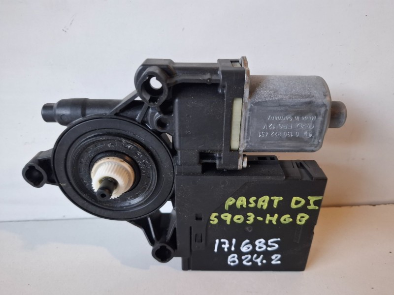 Recambio de motor elevalunas delantero izquierdo para volkswagen passat berlina (362) cff referencia OEM IAM 3C0959793B  
