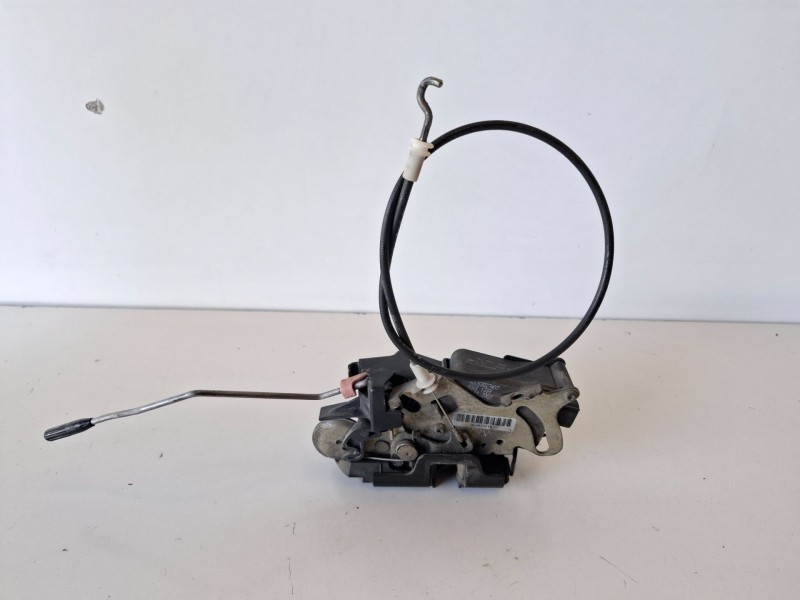 Recambio de cerradura puerta delantera izquierda para mercedes-benz vito basic-kombi (639) 646982 referencia OEM IAM A2C53027407