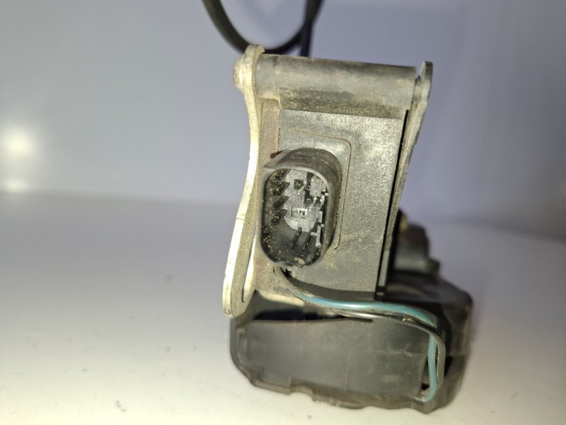 Recambio de cerradura puerta delantera izquierda para mercedes-benz vito basic-kombi (639) 646982 referencia OEM IAM A2C53027407