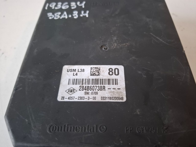 Recambio de caja reles / fusibles para renault latitude m9r817 referencia OEM IAM 284B60738R  