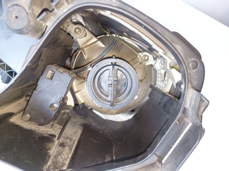 Recambio de faro derecho para volkswagen touran (1t1) avq referencia OEM IAM 1T0941006D  