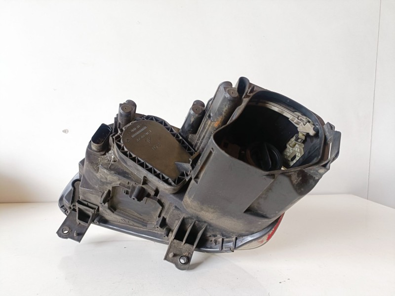 Recambio de faro derecho para volkswagen touran (1t1) avq referencia OEM IAM 1T0941006D  