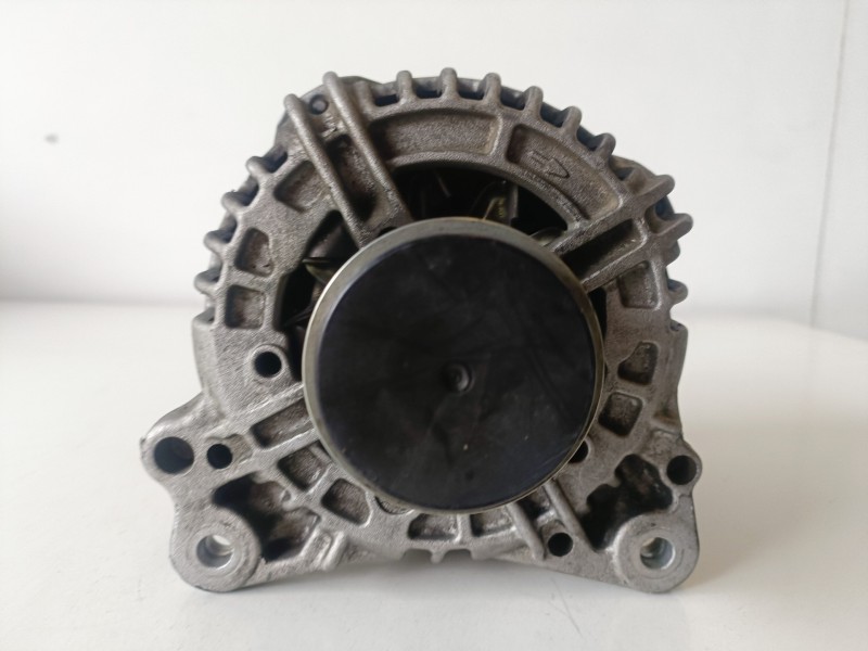 Recambio de alternador para volkswagen passat variant (3c5) bkp referencia OEM IAM 06F903023F  