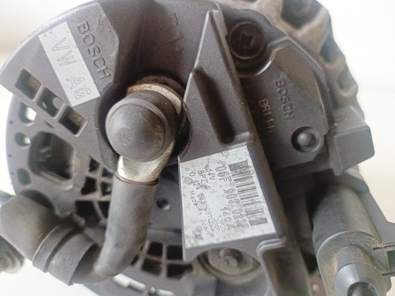 Recambio de alternador para volkswagen passat variant (3c5) bkp referencia OEM IAM 06F903023F  