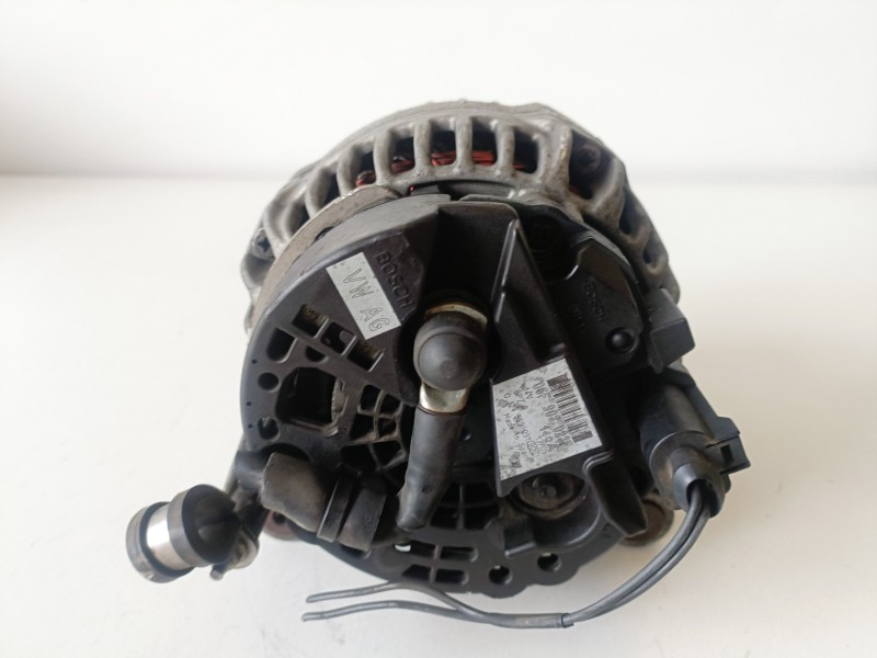 Recambio de alternador para volkswagen passat variant (3c5) bkp referencia OEM IAM 06F903023F  