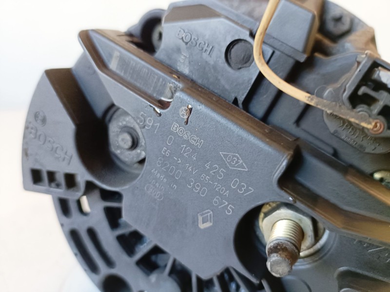 Recambio de alternador para renault clio iii k9k764 referencia OEM IAM 0124425037  