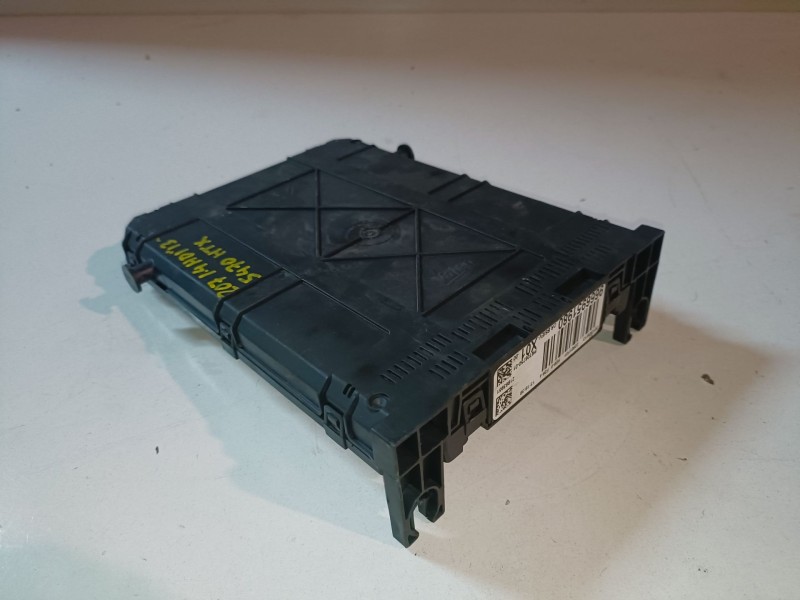 Recambio de caja reles / fusibles para peugeot 207 8h01 referencia OEM IAM 9666951980  