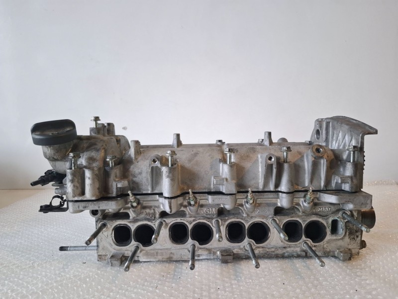 Recambio de culata para opel astra j berlina 5p a20dth referencia OEM IAM 55571949  